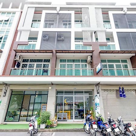 Central View Hostel Хатъяй Экстерьер фото