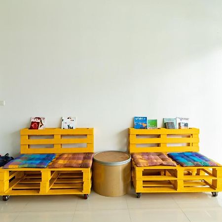 Central View Hostel Хатъяй Экстерьер фото