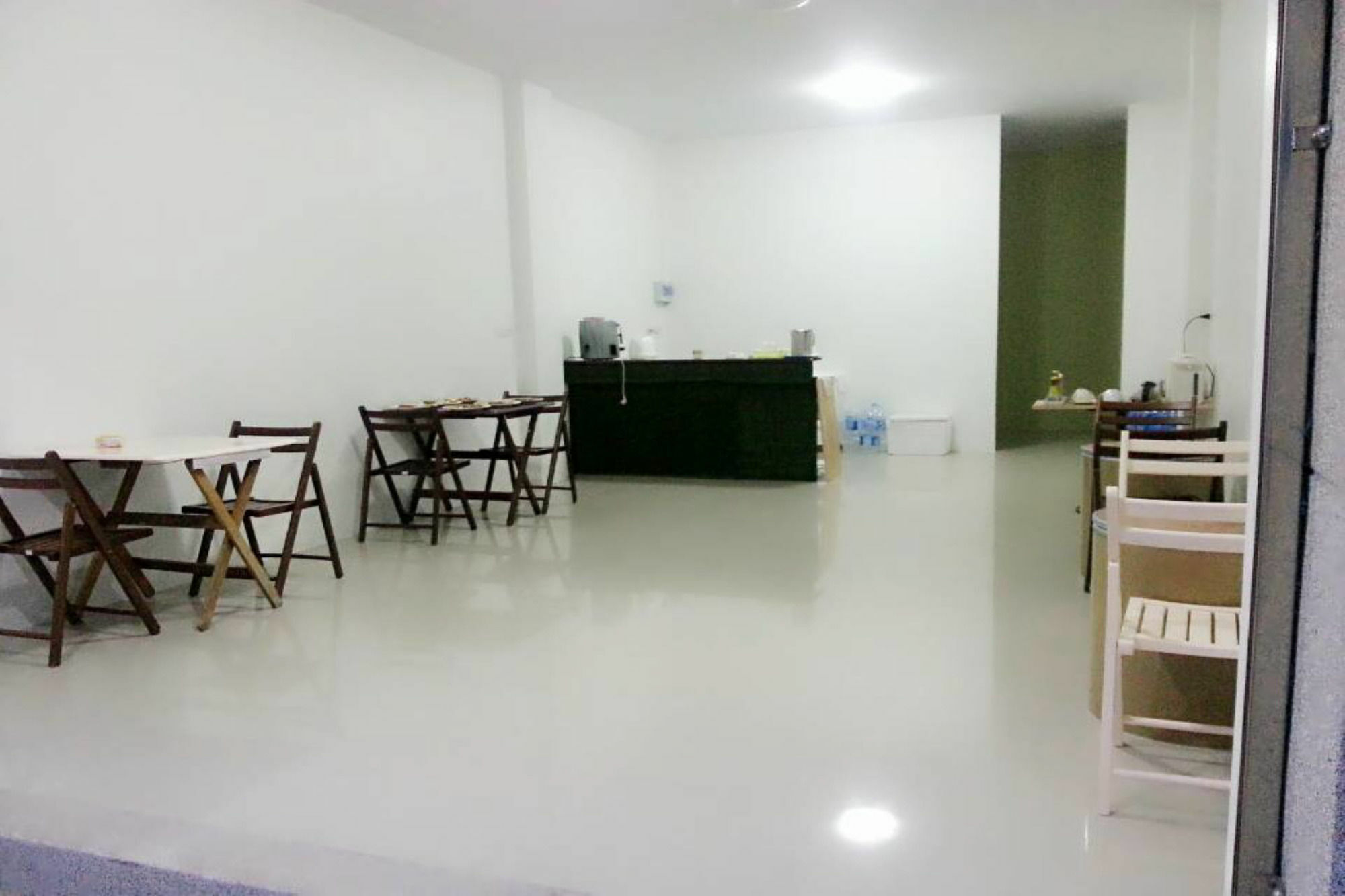Central View Hostel Хатъяй Экстерьер фото