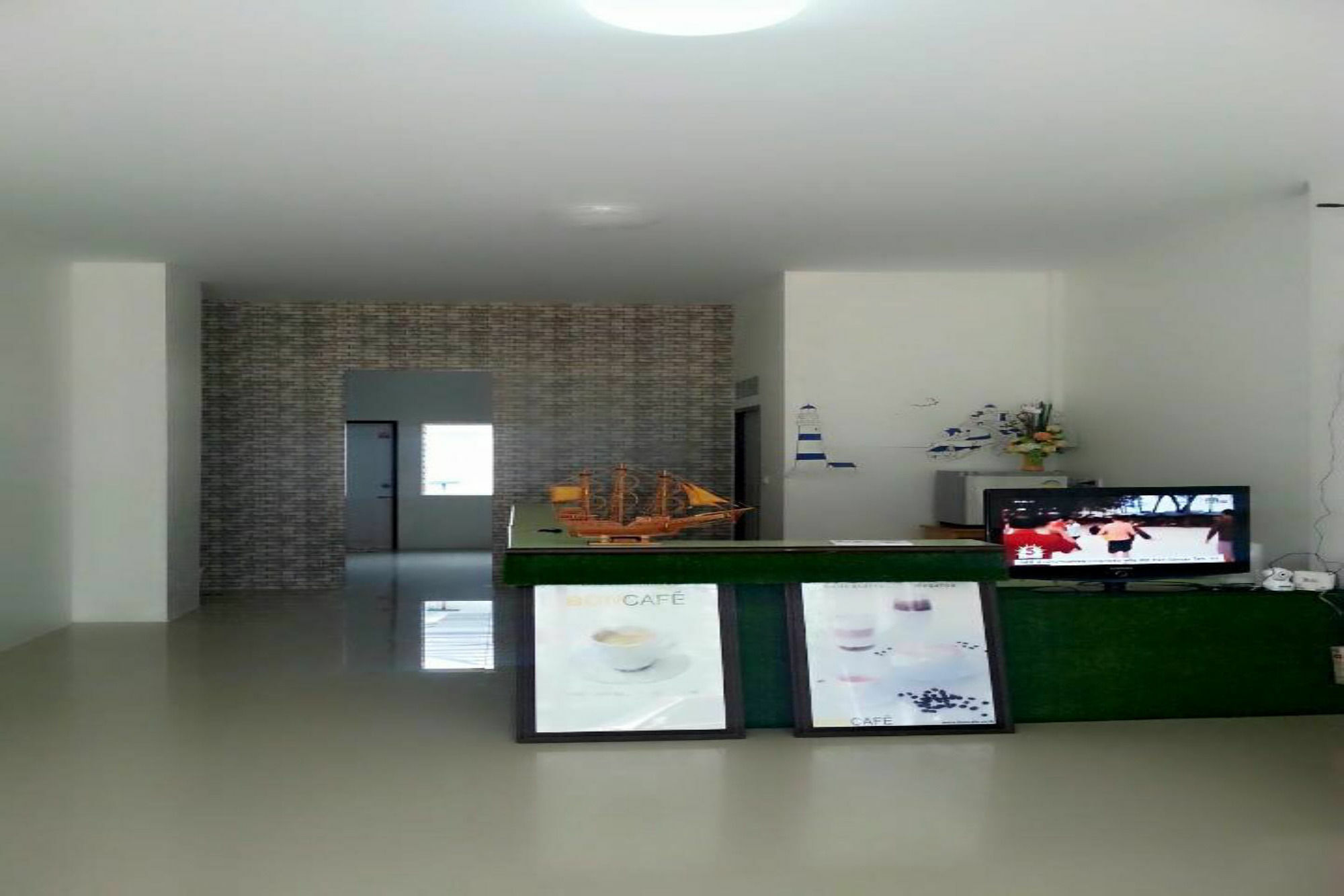 Central View Hostel Хатъяй Экстерьер фото